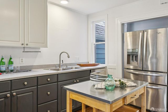 327 London Street, San Francisco, CA 94112