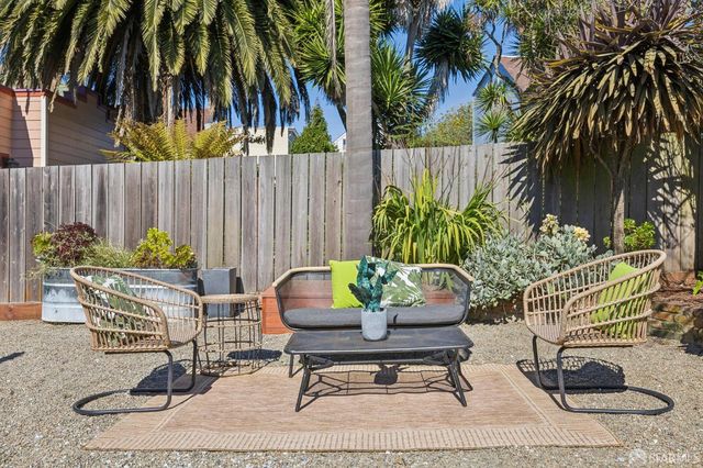 327 London Street, San Francisco, CA 94112