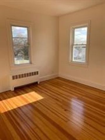 86 Hamilton Avenue 2nd floor, Barrington, RI 02806