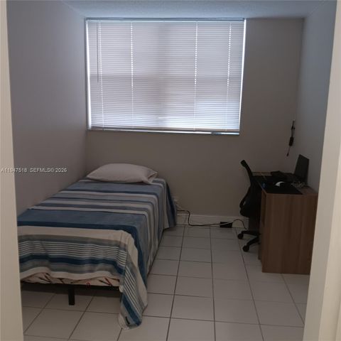 2821 N Miami Beach Boulevard 4M, North Miami Beach, FL 33160