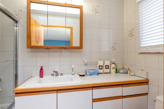 51-10 Douglaston Parkway, Douglaston, NY 11362