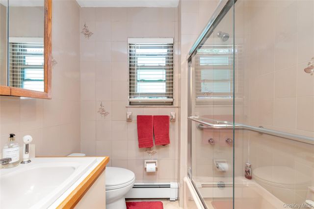 51-10 Douglaston Parkway, Douglaston, NY 11362