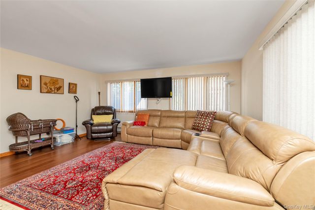 51-10 Douglaston Parkway, Douglaston, NY 11362