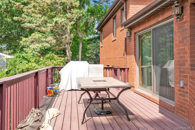 51-10 Douglaston Parkway, Douglaston, NY 11362