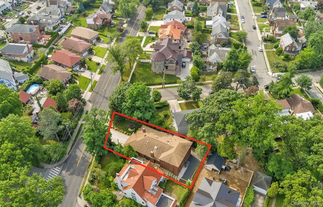 51-10 Douglaston Parkway, Douglaston, NY 11362