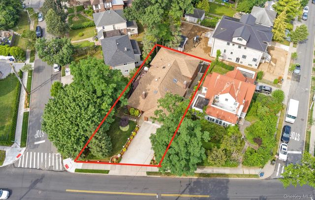 51-10 Douglaston Parkway, Douglaston, NY 11362