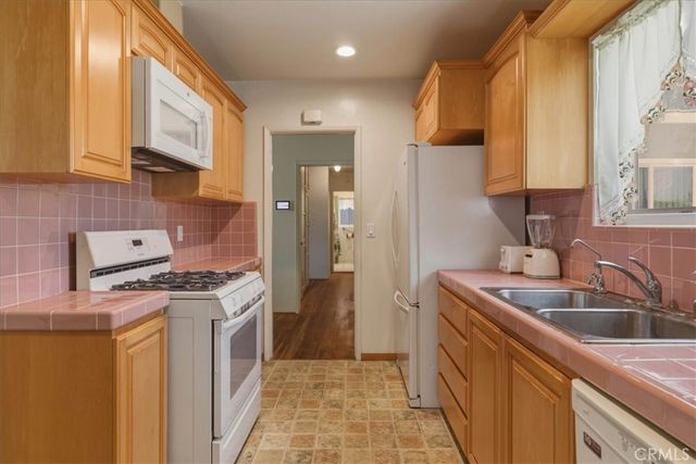 10225 Foster Rd, Downey, CA 90242