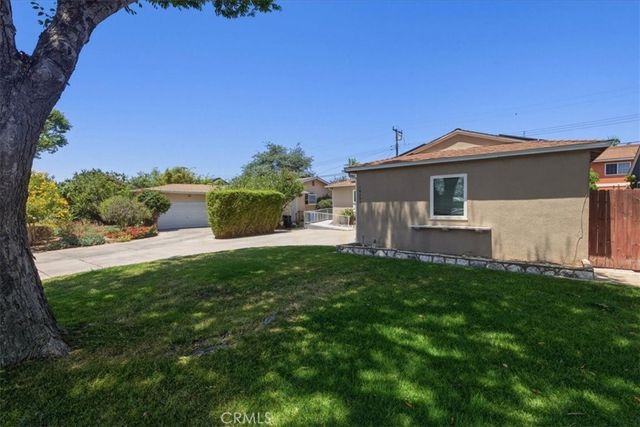 10225 Foster Rd, Downey, CA 90242