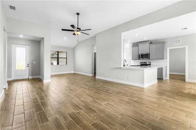 1525 SW 30th ST, Cape Coral, FL 33914