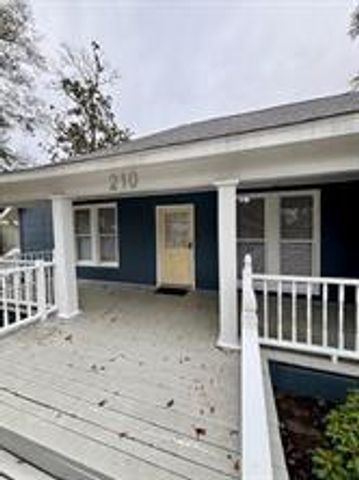 210 E Phillips Street, Conroe, TX 77301