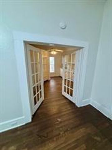 210 E Phillips Street, Conroe, TX 77301