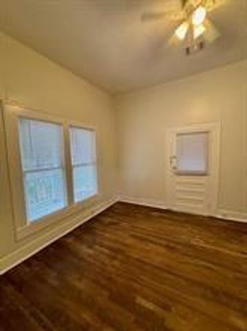 210 E Phillips Street, Conroe, TX 77301