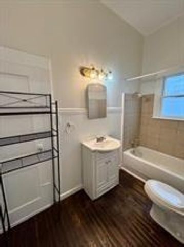 210 E Phillips Street, Conroe, TX 77301