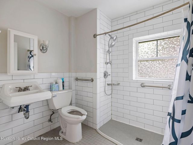 15 Browning Terrace, Kingston, NY 12401