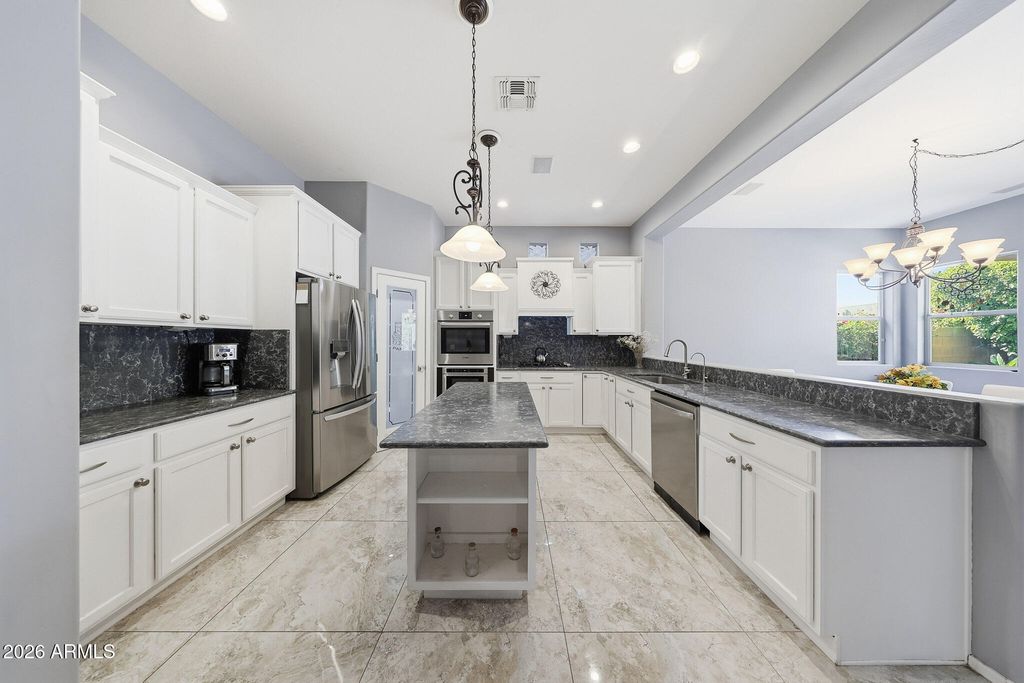 Image 11 of property listing at 42820 N LIVINGSTONE Way, Anthem, AZ 85086