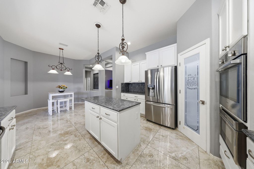 Image 14 of property listing at 42820 N LIVINGSTONE Way, Anthem, AZ 85086