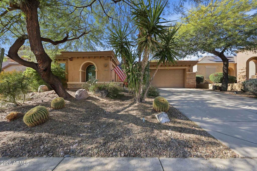 Image 2 of property listing at 42820 N LIVINGSTONE Way, Anthem, AZ 85086