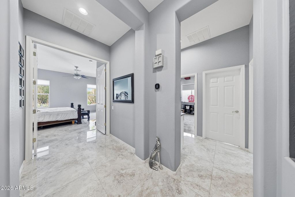 Image 28 of property listing at 42820 N LIVINGSTONE Way, Anthem, AZ 85086