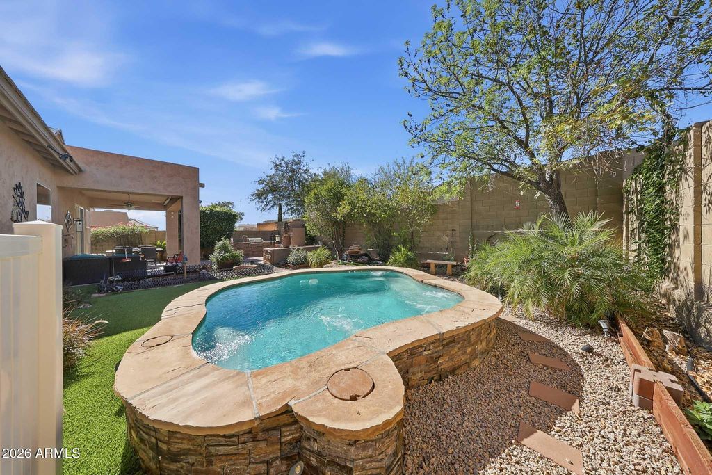 Image 3 of property listing at 42820 N LIVINGSTONE Way, Anthem, AZ 85086