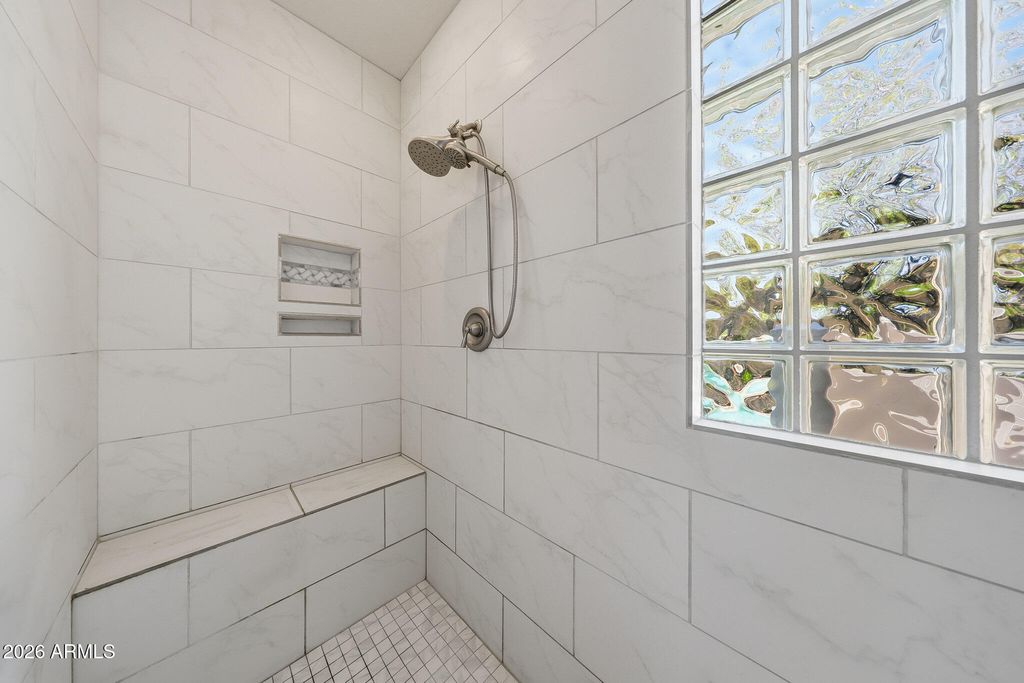 Image 31 of property listing at 42820 N LIVINGSTONE Way, Anthem, AZ 85086