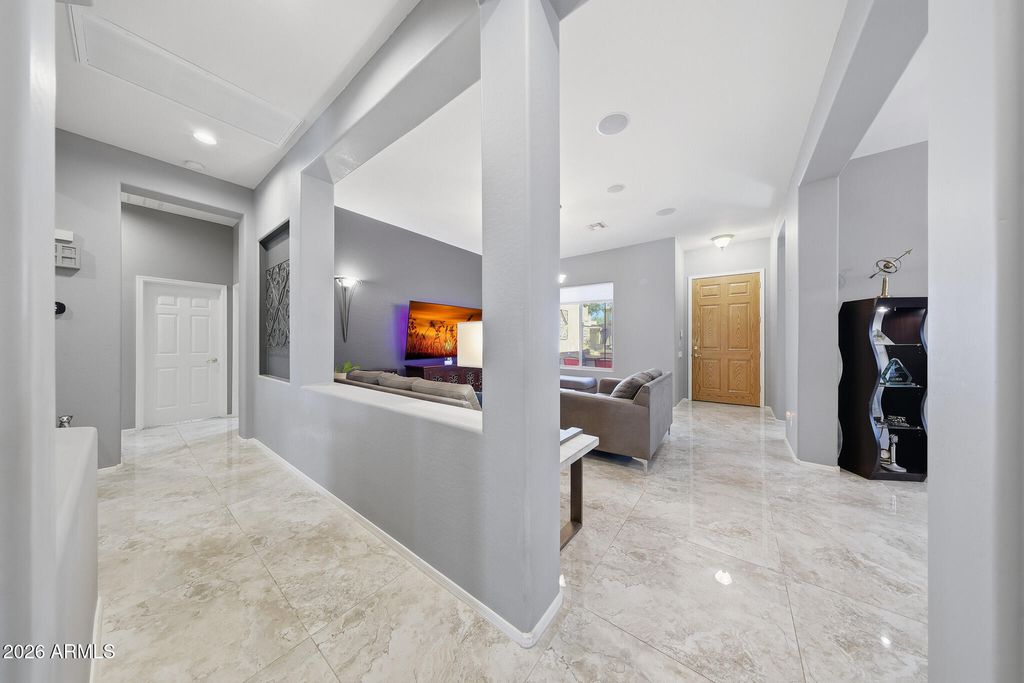 Image 4 of property listing at 42820 N LIVINGSTONE Way, Anthem, AZ 85086