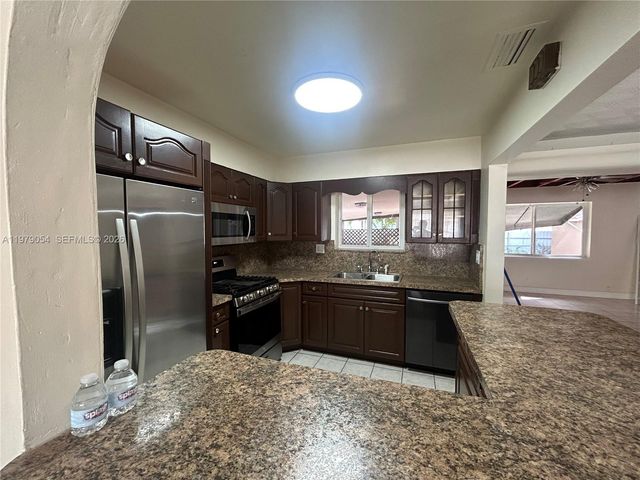 6614 SW 20th St, Miramar, FL 33023