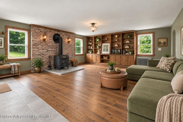 1152 New York 203, Austerlitz, NY 12017