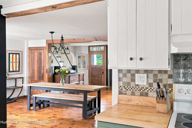 1152 New York 203, Austerlitz, NY 12017