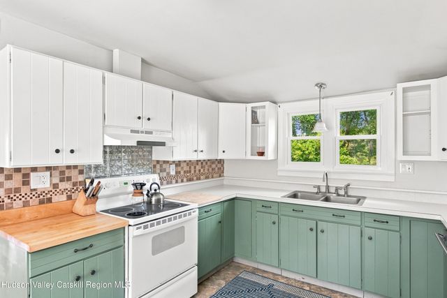 1152 New York 203, Austerlitz, NY 12017