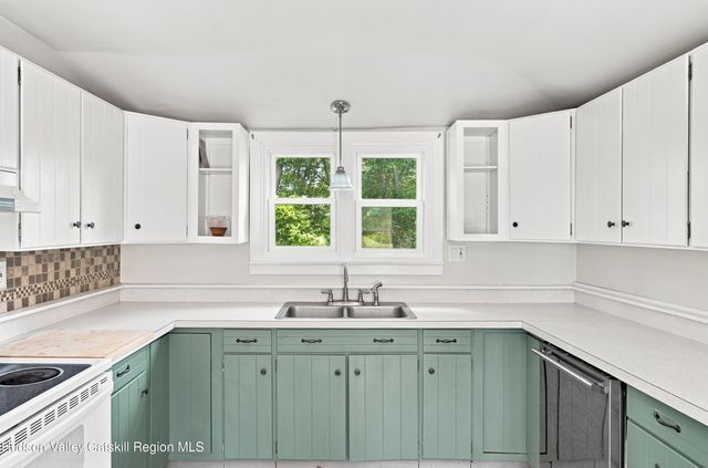 1152 New York 203, Austerlitz, NY 12017