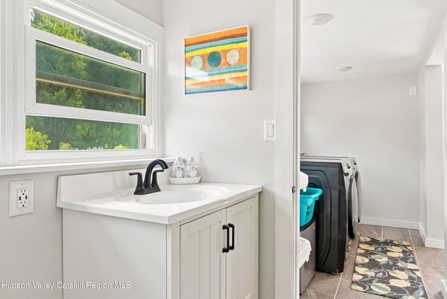 1152 New York 203, Austerlitz, NY 12017