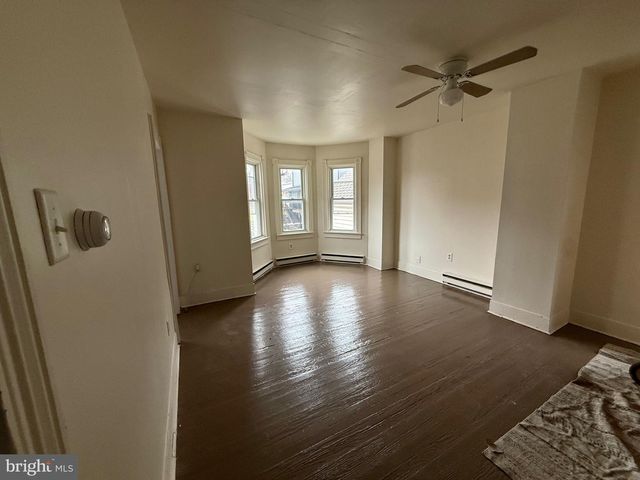 8 S MAPLE AVE, Brunswick, MD 21716