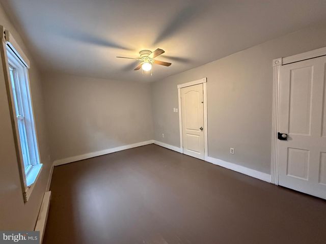 8 S MAPLE AVE, Brunswick, MD 21716