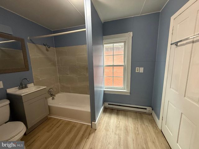 8 S MAPLE AVE, Brunswick, MD 21716