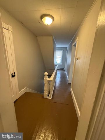 8 S MAPLE AVE, Brunswick, MD 21716