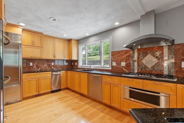 60 Murphy, Hudson, MA 01749