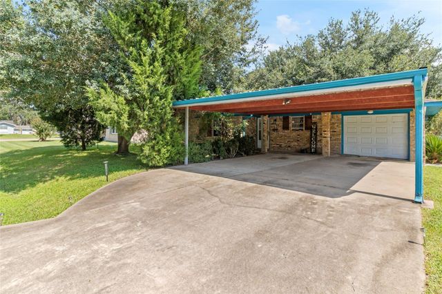 103 S Ringgold Street, West Columbia, TX 77486