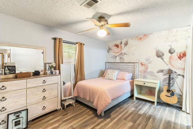 103 S Ringgold Street, West Columbia, TX 77486