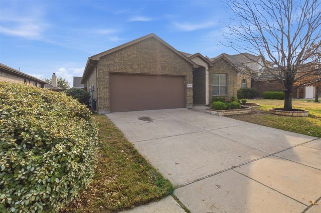10928 Middleglen Road, Fort Worth, TX 76052