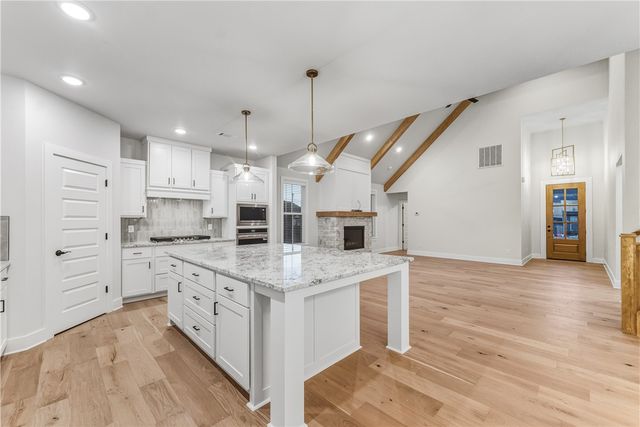 1440 Dresden Drive, Centerton, AR 72719