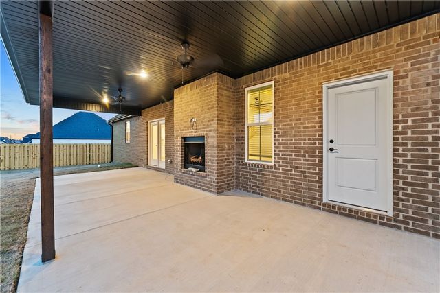 1440 Dresden Drive, Centerton, AR 72719