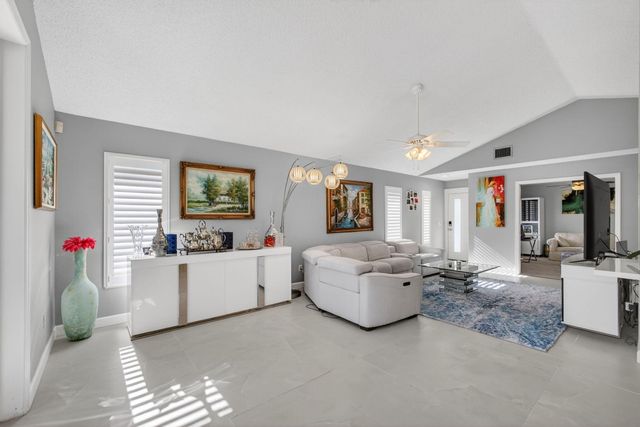 7198 SE Quincy Terrace, Hobe Sound, FL 33455