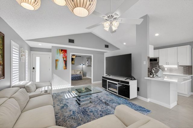 7198 SE Quincy Terrace, Hobe Sound, FL 33455