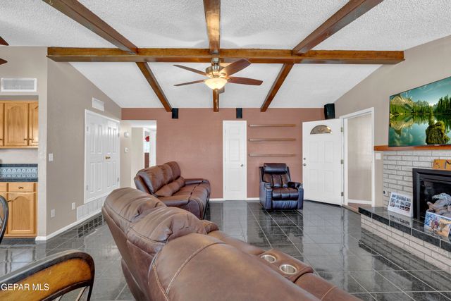 1623 PHIL GIBBS Drive, El Paso, TX 79936