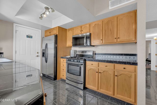 1623 PHIL GIBBS Drive, El Paso, TX 79936