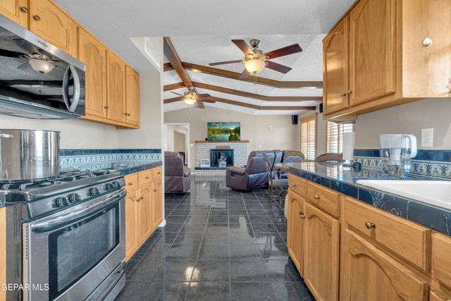 1623 PHIL GIBBS Drive, El Paso, TX 79936