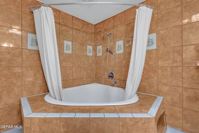 1623 PHIL GIBBS Drive, El Paso, TX 79936