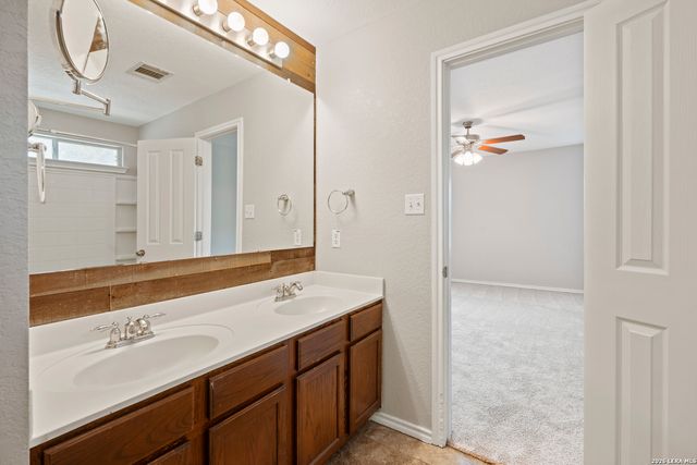 328 PRICKLY PEAR DR, Cibolo, TX 78108