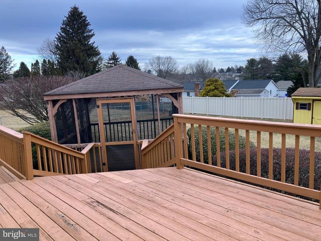 2927 WOODSHEAD TER, York, PA 17403