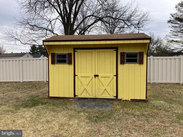 2927 WOODSHEAD TER, York, PA 17403